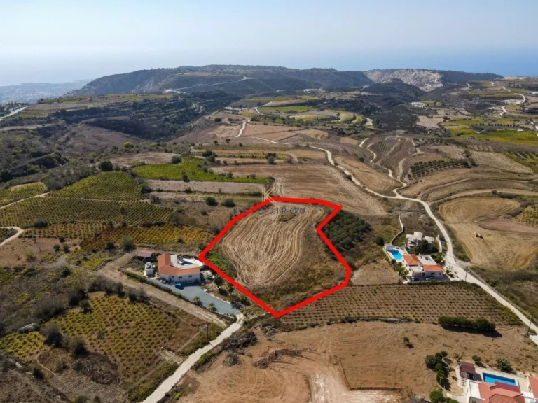 6,689m² Plot for Sale in Kathikas, Paphos District