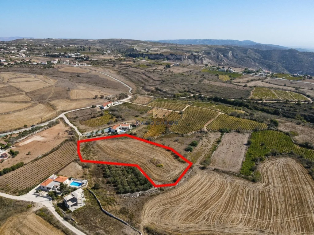 6,689m² Plot for Sale in Kathikas, Paphos District