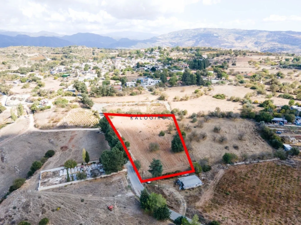 6,857m² Plot for Sale in Fyti, Paphos District