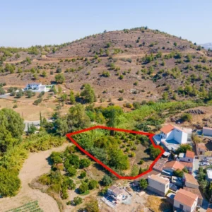 1,673m² Plot for Sale in Sia, Nicosia District