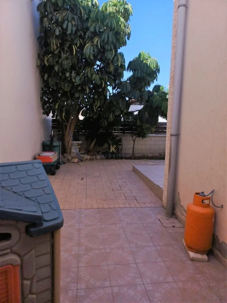 4 Bedroom House for Sale in Aradippou, Larnaca District