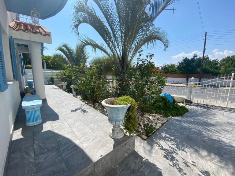 4 Bedroom House for Sale in Livadia Larnakas, Larnaca District