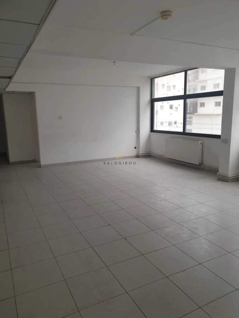 750m² Office for Rent in Faneromeni, Larnaca District