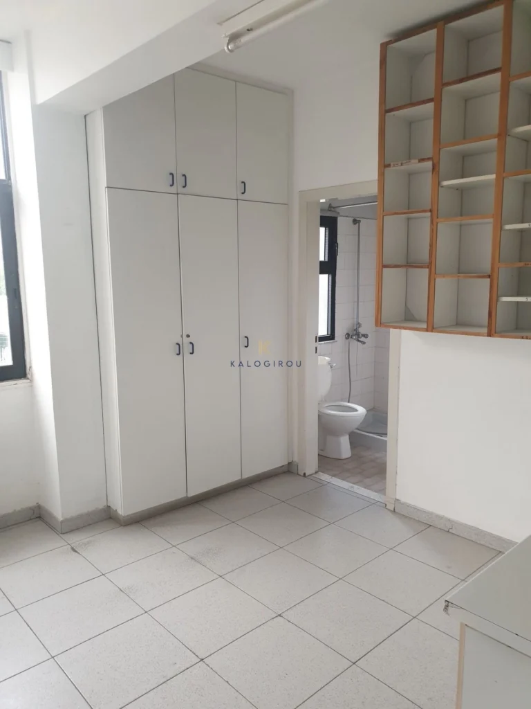 750m² Office for Rent in Faneromeni, Larnaca District