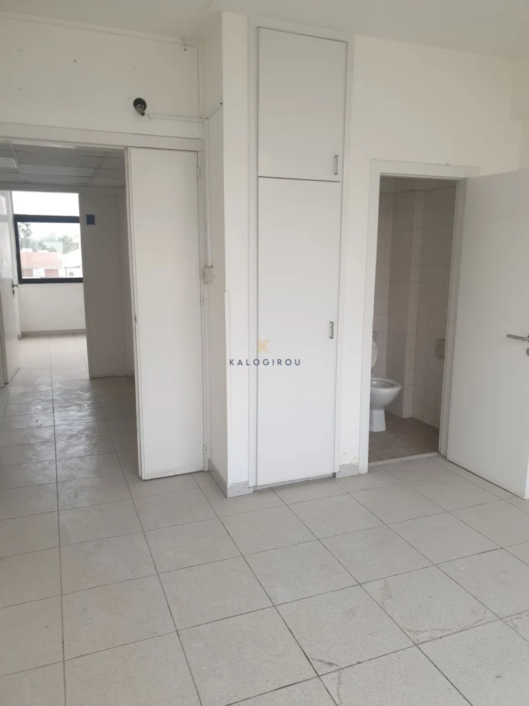 750m² Office for Rent in Faneromeni, Larnaca District