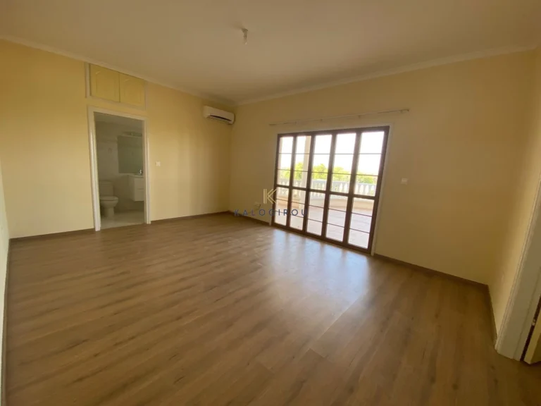 6+ Bedroom House for Sale in Aradippou, Larnaca District