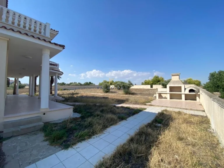 6+ Bedroom House for Sale in Aradippou, Larnaca District