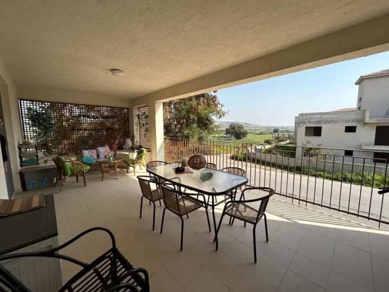 3 Bedroom House for Sale in Oroklini, Larnaca District