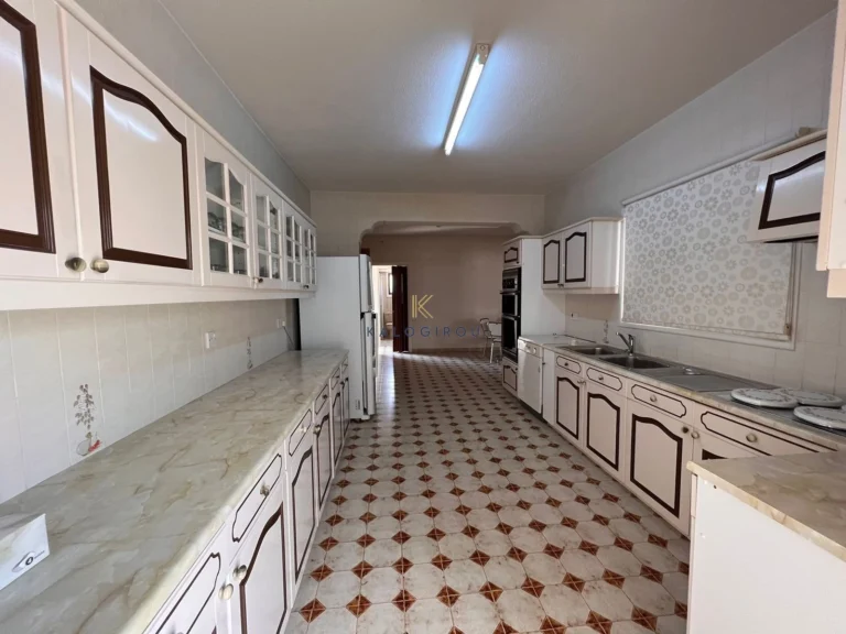 5 Bedroom House for Sale in Mazotos, Larnaca District