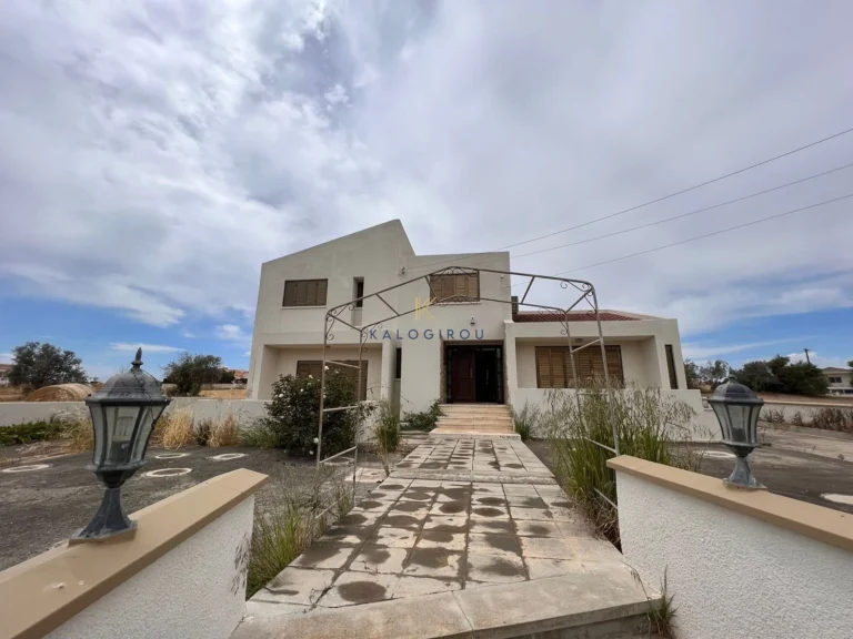 Cheap Houses and Villas for Sale Larnaca up to 800000 euro