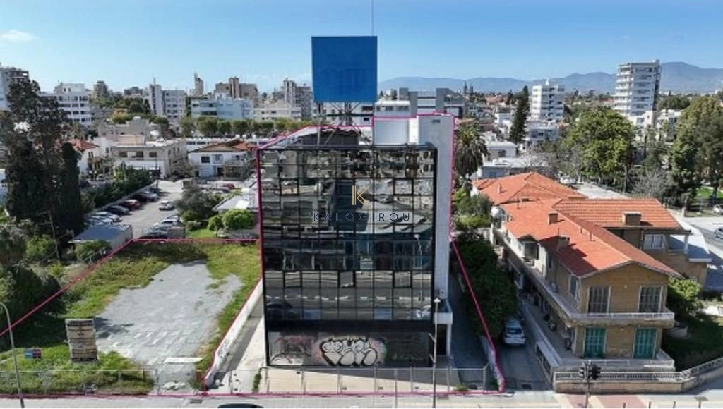 1565m² Building for Sale in Nicosia District