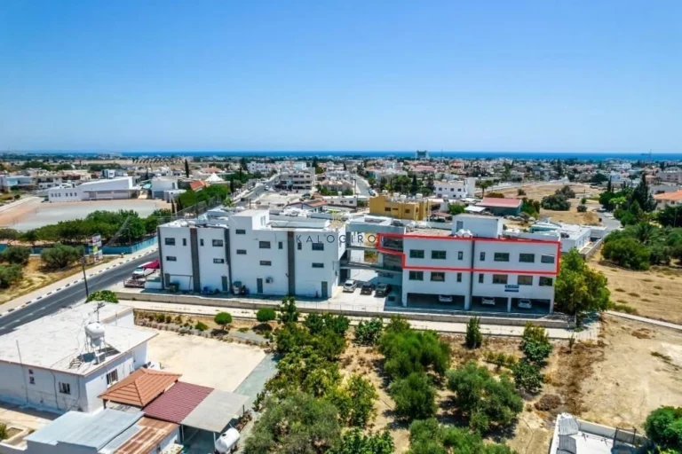 182m² Office for Sale in Oroklini, Larnaca District