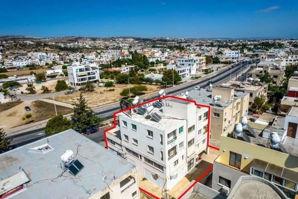 566m² Commercial for Sale in Geroskipou, Paphos District