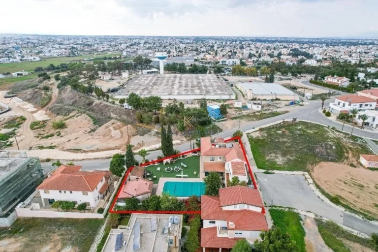 4 Bedroom House for Sale in Strovolos, Nicosia District