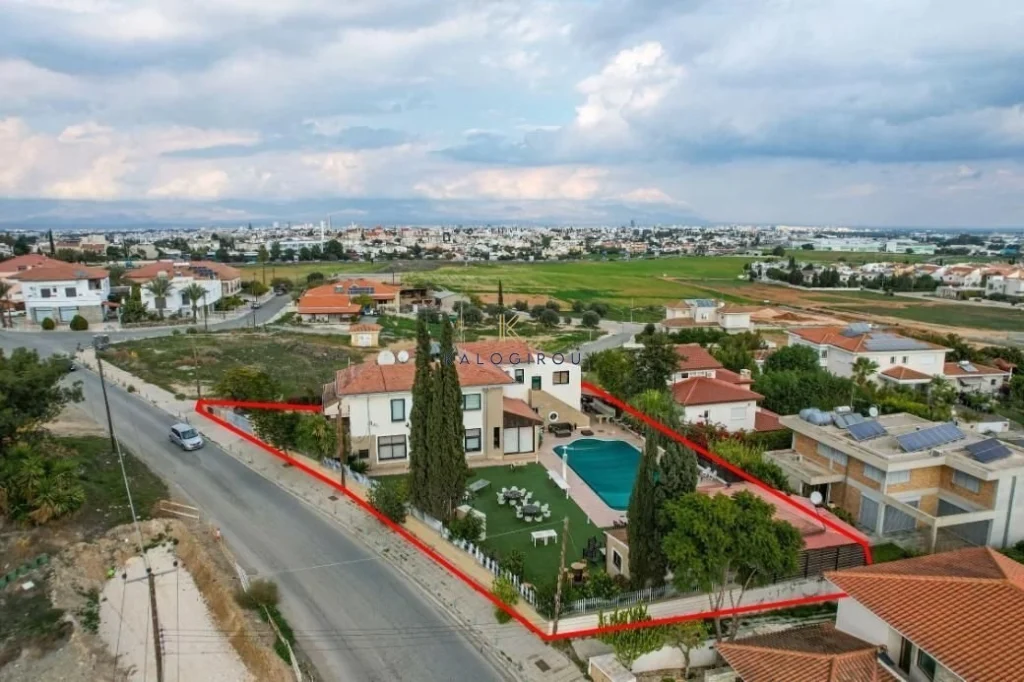 4 Bedroom House for Sale in Strovolos, Nicosia District