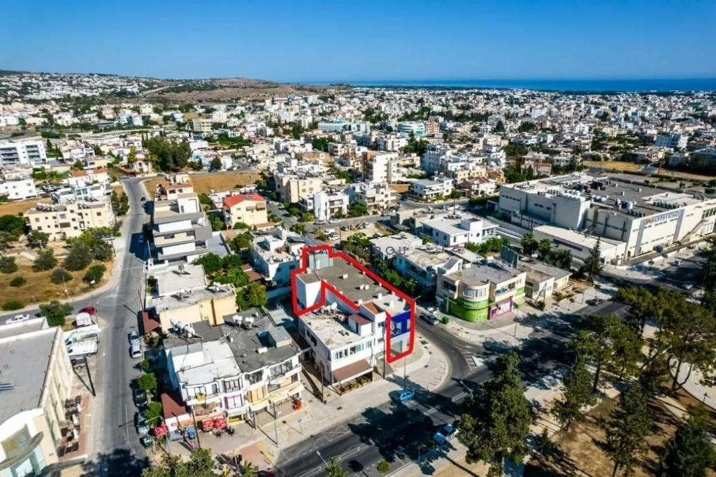 320m² Commercial for Sale in Paphos – Agios Pavlos