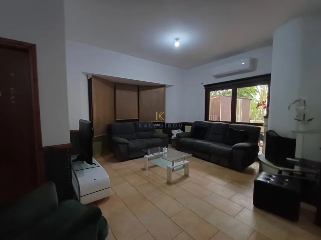 4 Bedroom House for Sale in Aradippou, Larnaca District