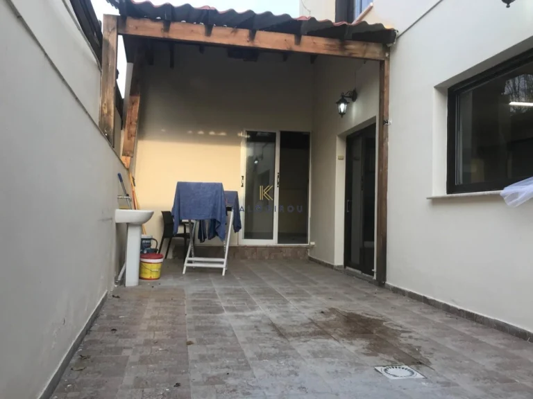 5 Bedroom House for Sale in Aradippou, Larnaca District