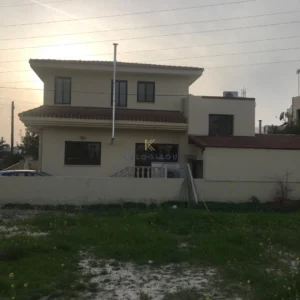 5 Bedroom House for Sale in Aradippou, Larnaca District