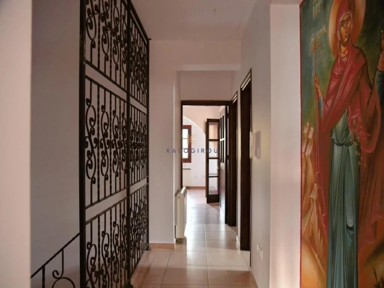 5 Bedroom House for Sale in Oroklini, Larnaca District
