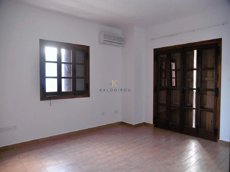 5 Bedroom House for Sale in Oroklini, Larnaca District