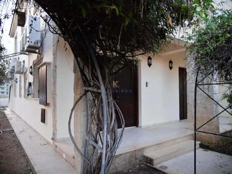 5 Bedroom House for Sale in Oroklini, Larnaca District