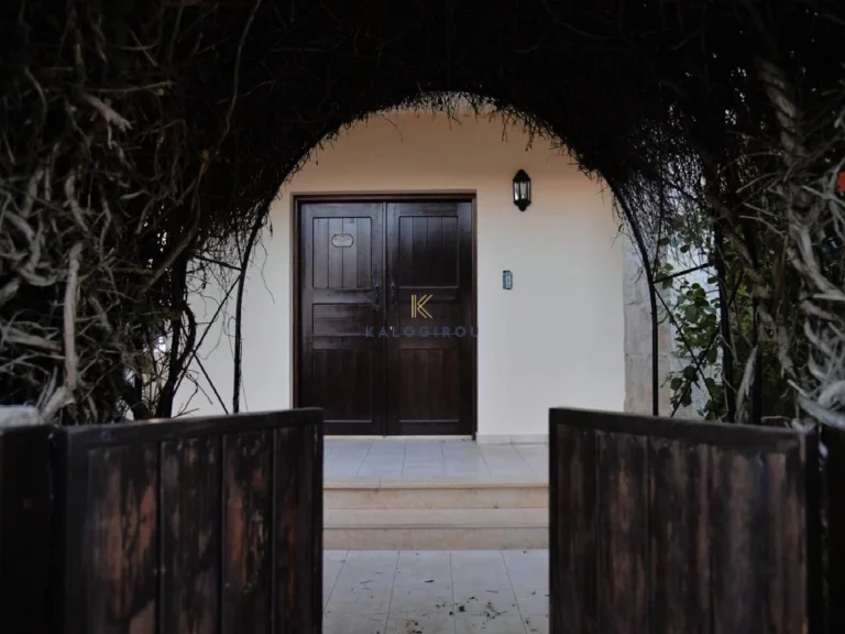 5 Bedroom House for Sale in Oroklini, Larnaca District
