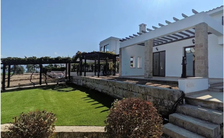 3 Bedroom House for Sale in Neo Chorio Pafou, Paphos District