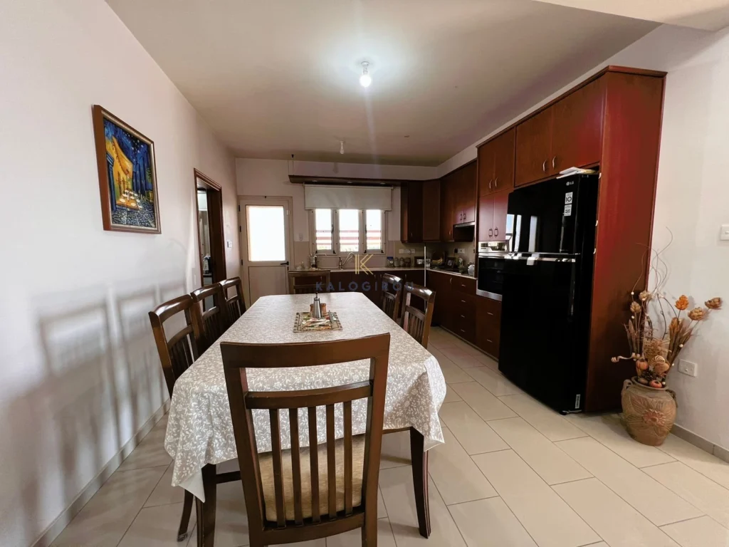 4 Bedroom House for Sale in Mazotos, Larnaca District