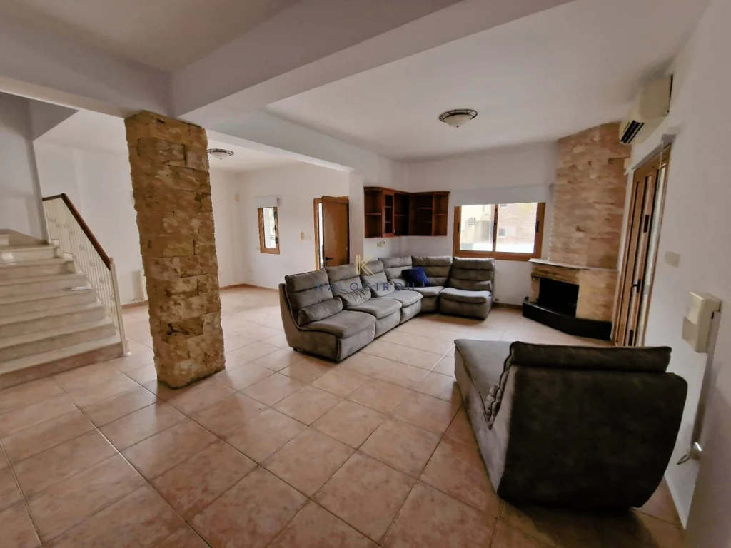 5 Bedroom House for Sale in Oroklini, Larnaca District