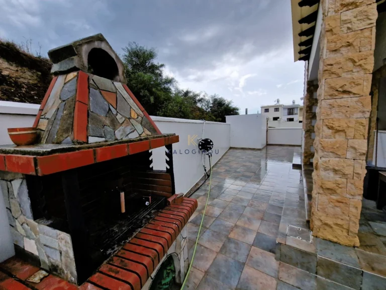 5 Bedroom House for Rent in Oroklini, Larnaca District