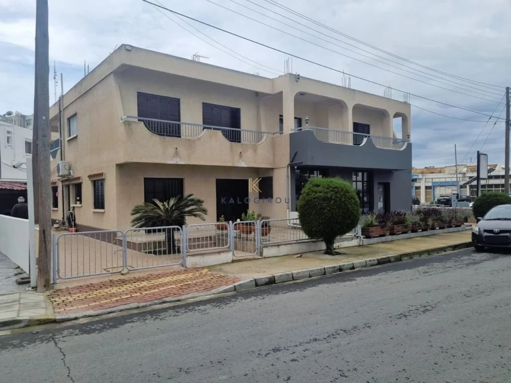 400m² Commercial for Sale in Larnaca District