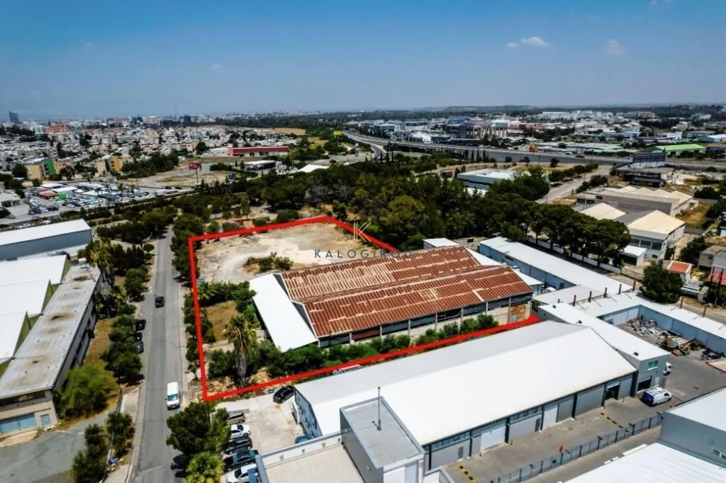 2052m² Commercial for Sale in Strovolos, Nicosia District