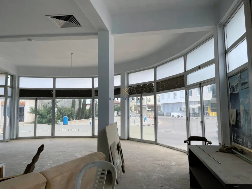 380m² Building for Sale in Kokkinotrimithia, Nicosia District