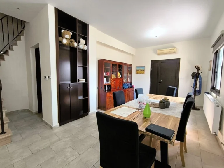 5 Bedroom House for Sale in Livadia Larnakas, Larnaca District