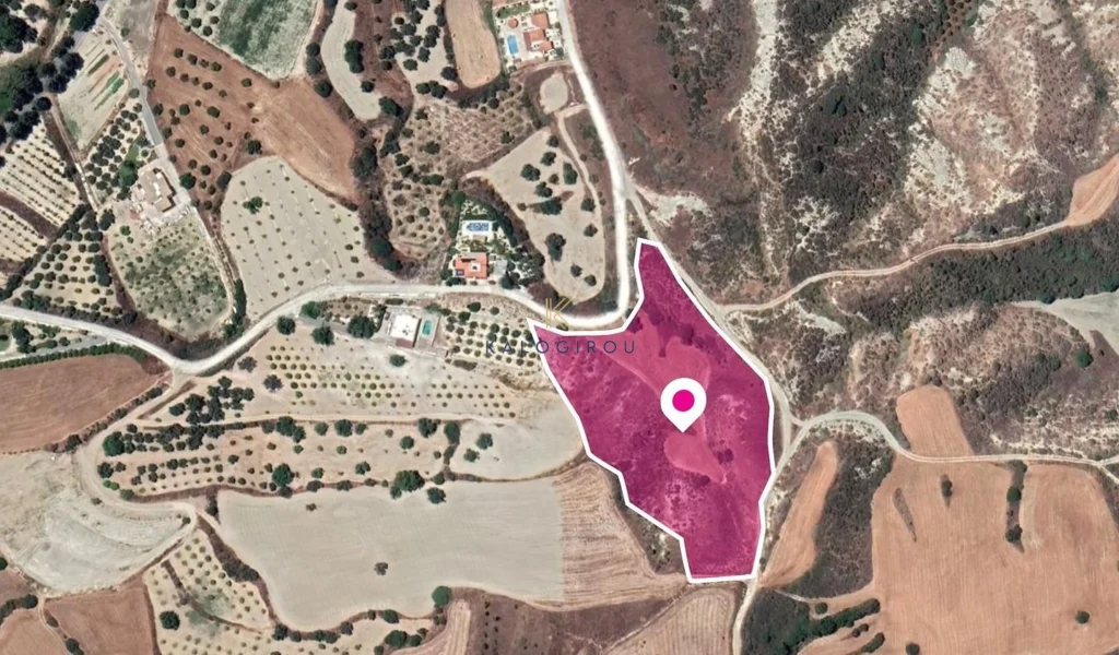 15,051m² Plot for Sale in Peristerona Pafou, Paphos District