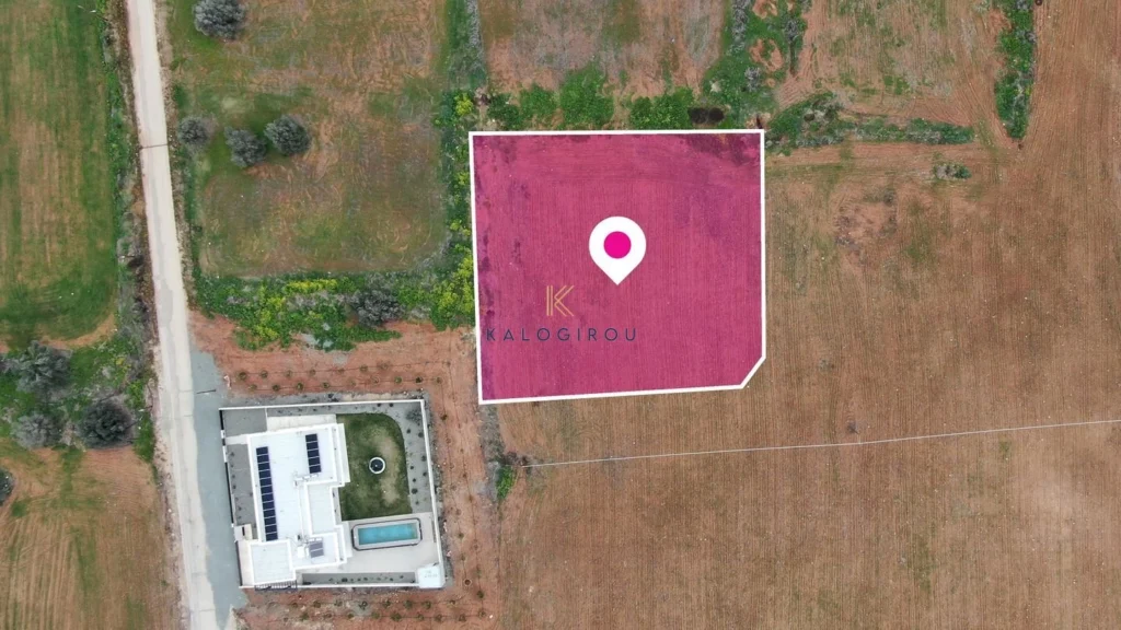 1,335m² Plot for Sale in Kokkinotrimithia, Nicosia District