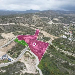 7,860m² Plot for Sale in Palodeia, Limassol District