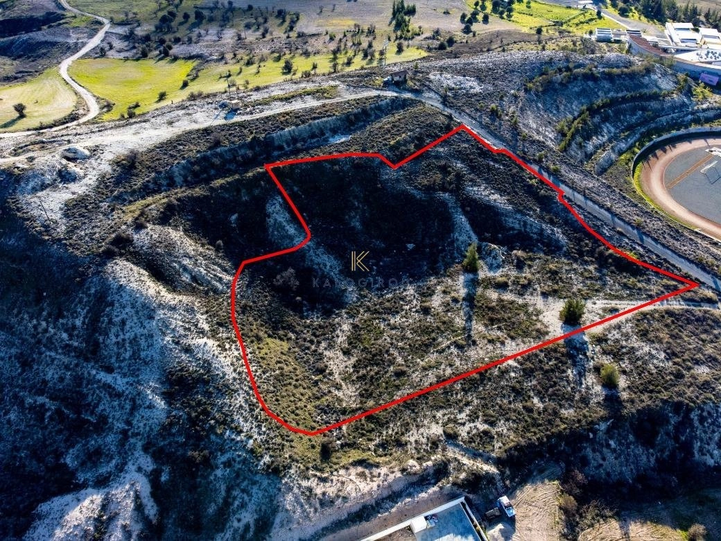 8,450m² Plot for Sale in Arediou, Nicosia District