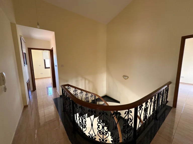 4 Bedroom House for Sale in Chlorakas, Paphos District