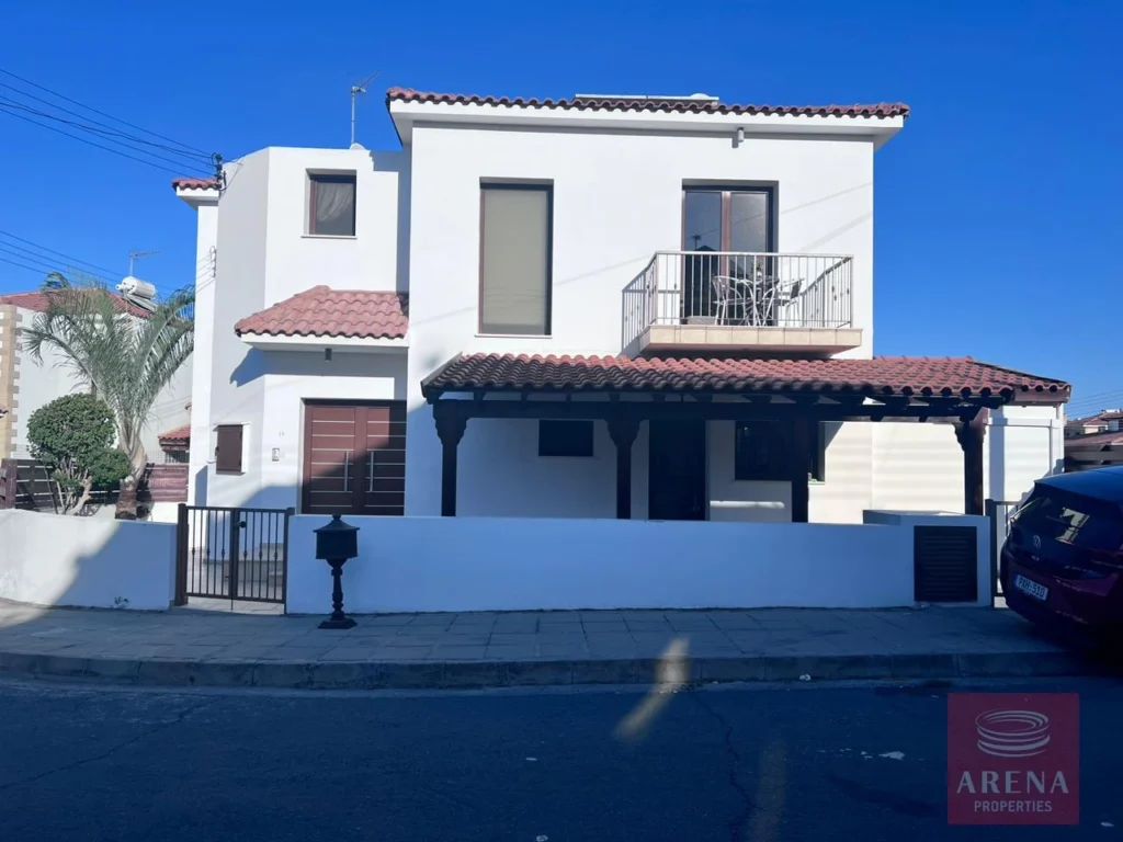 4 Bedroom House for Sale in Aradippou, Larnaca District