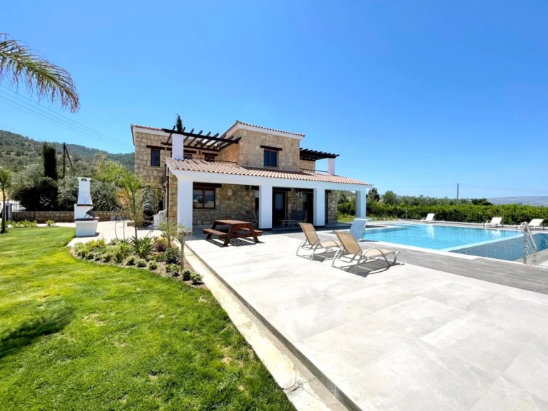 4 Bedroom House for Rent in Argaka, Paphos District