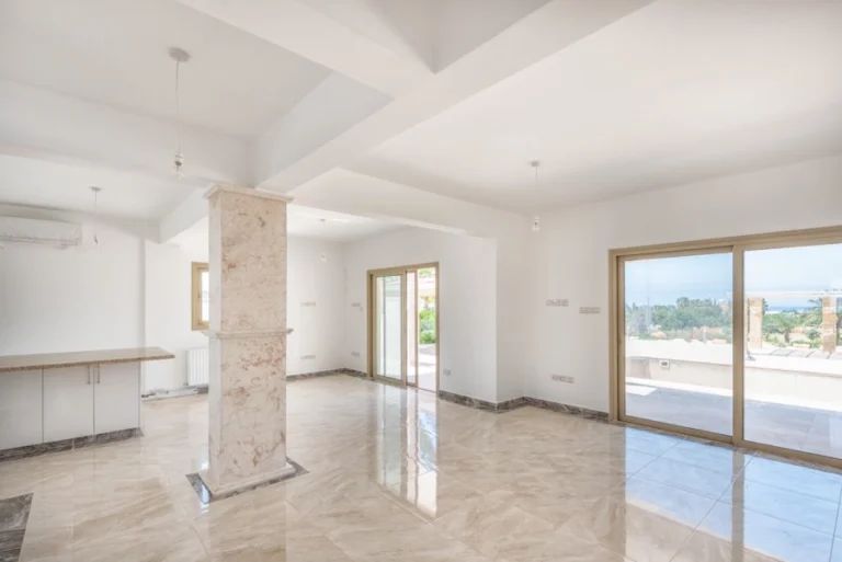 4 Bedroom House for Sale in Peyia, Paphos District