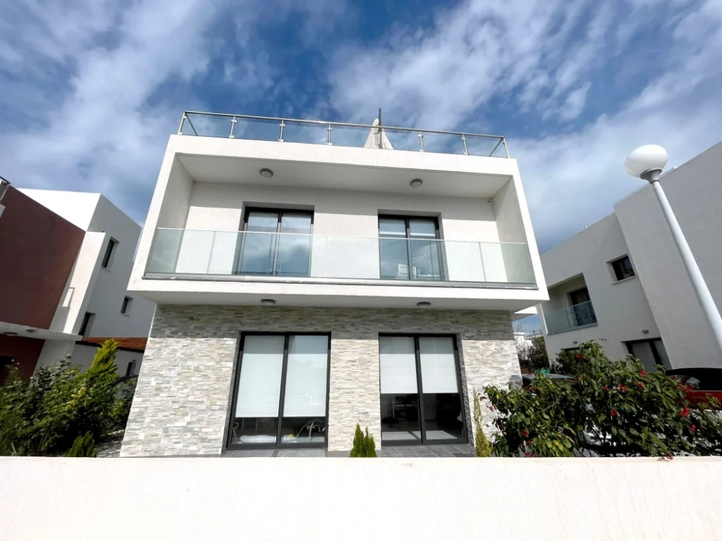 3 Bedroom House for Sale in Chlorakas, Paphos District