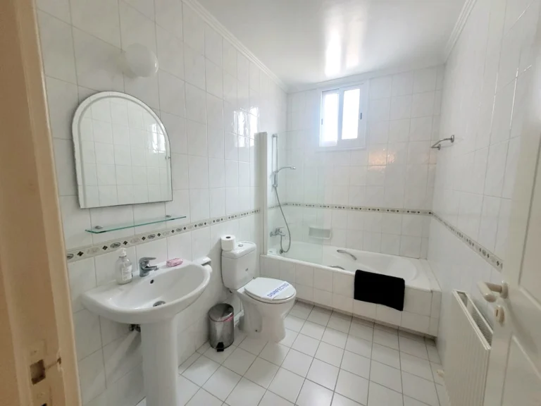 4 Bedroom House for Sale in Chlorakas, Paphos District