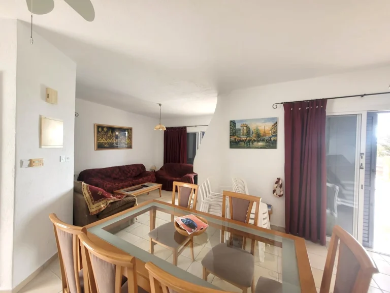4 Bedroom House for Sale in Chlorakas, Paphos District
