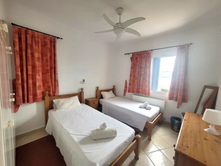 4 Bedroom House for Sale in Chlorakas, Paphos District