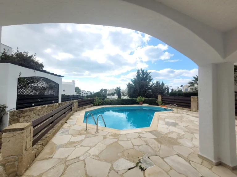 4 Bedroom House for Sale in Chlorakas, Paphos District