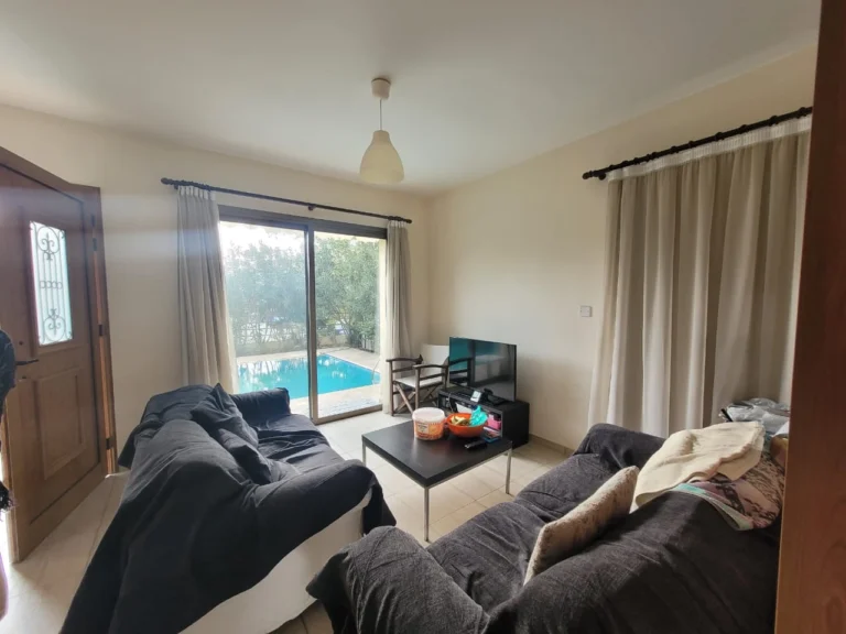 2 Bedroom House for Sale in Paphos – Universal