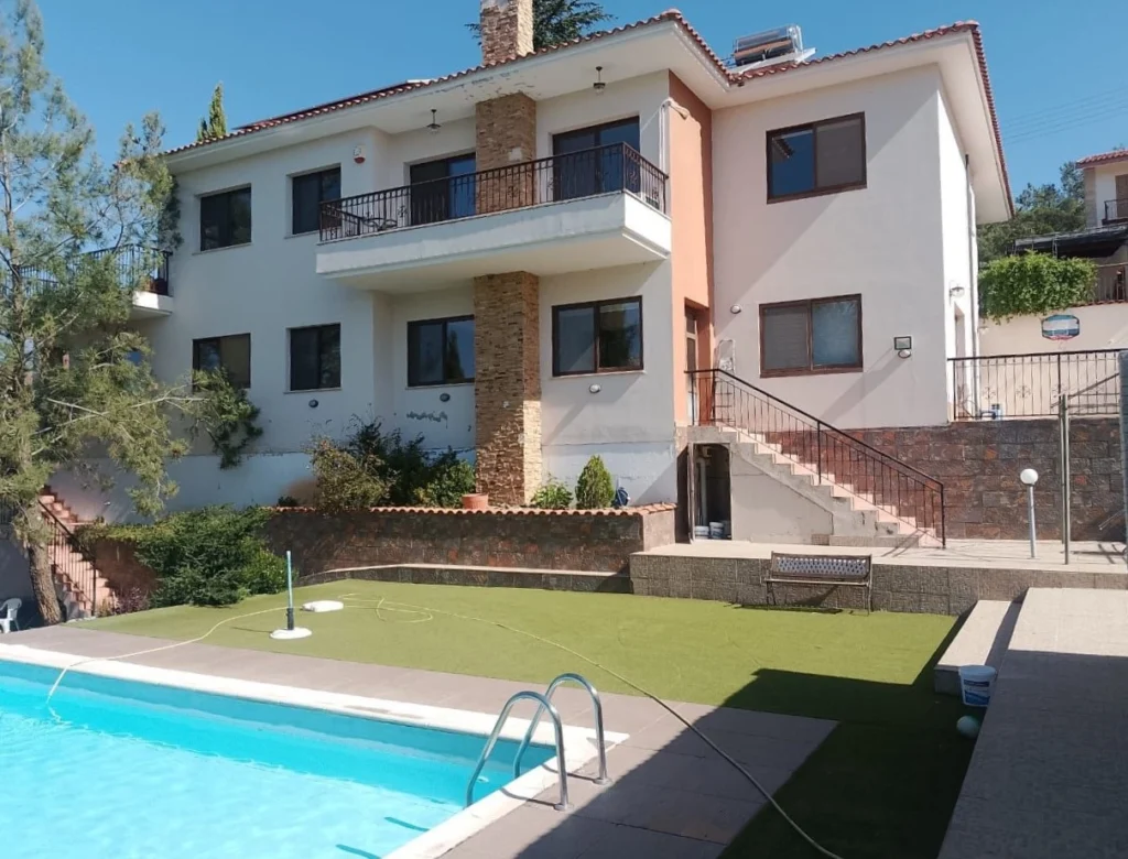 4 Bedroom House for Sale in Pera Pedi, Limassol District